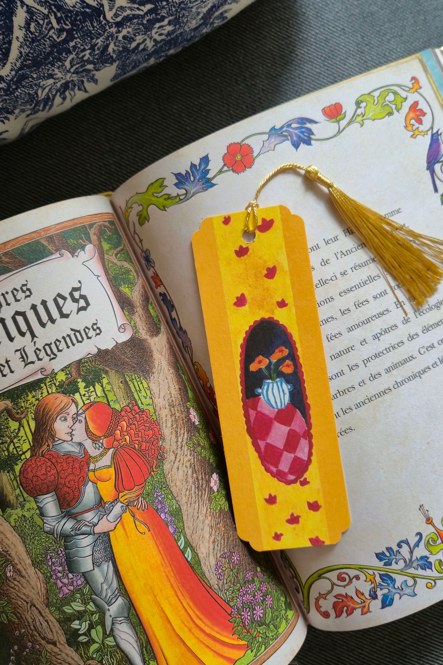 The Book Lover's Bookmark Textured Paper 300 gsm